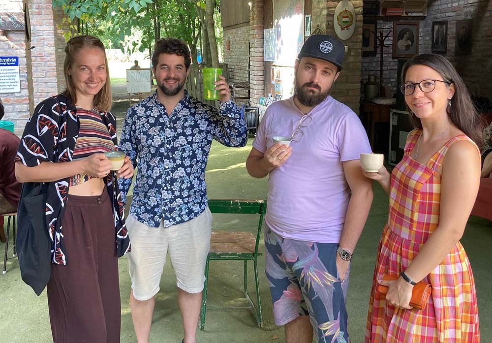 Lara Mesék Zenekar.jpg